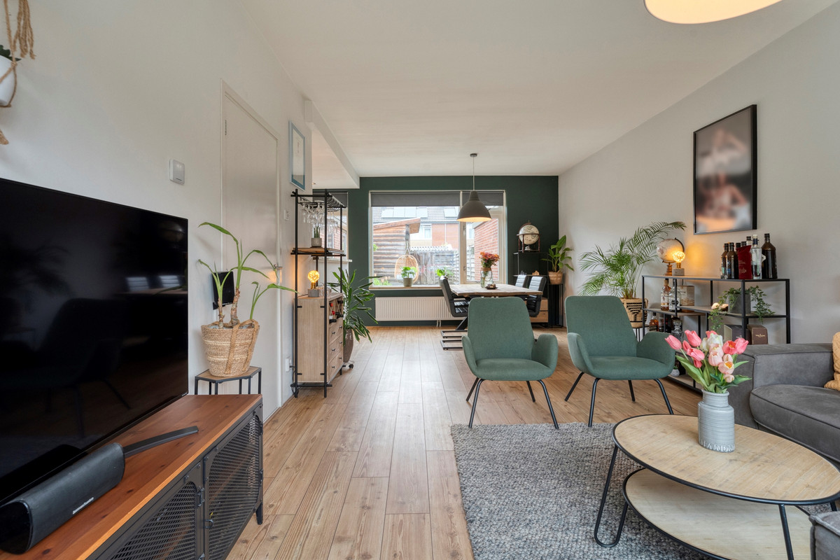 Tussenwoning te koop: Rembrandtstraat 70, Hardenberg