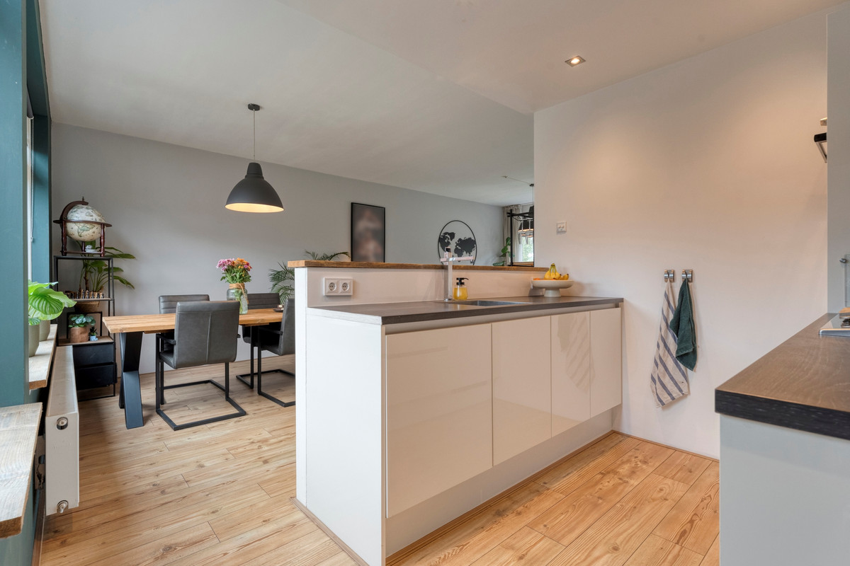 Tussenwoning te koop: Rembrandtstraat 70, Hardenberg