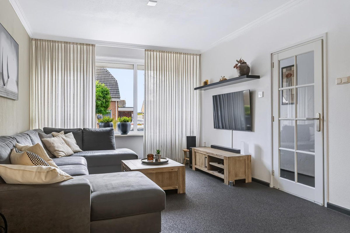 Tussenwoning te koop: Nieuwe Weg 111, Veenoord