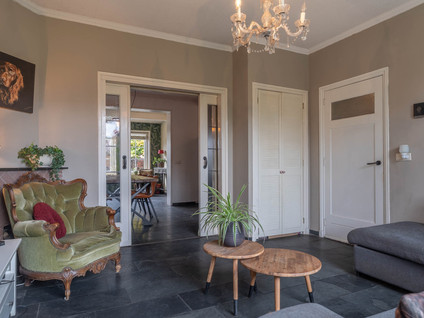 Damstraat 24