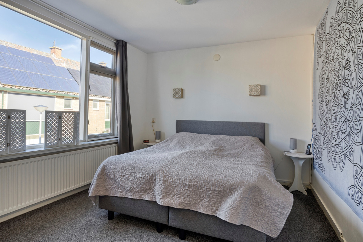 Tussenwoning te koop: Bernhardstraat 17, Zoeterwoude