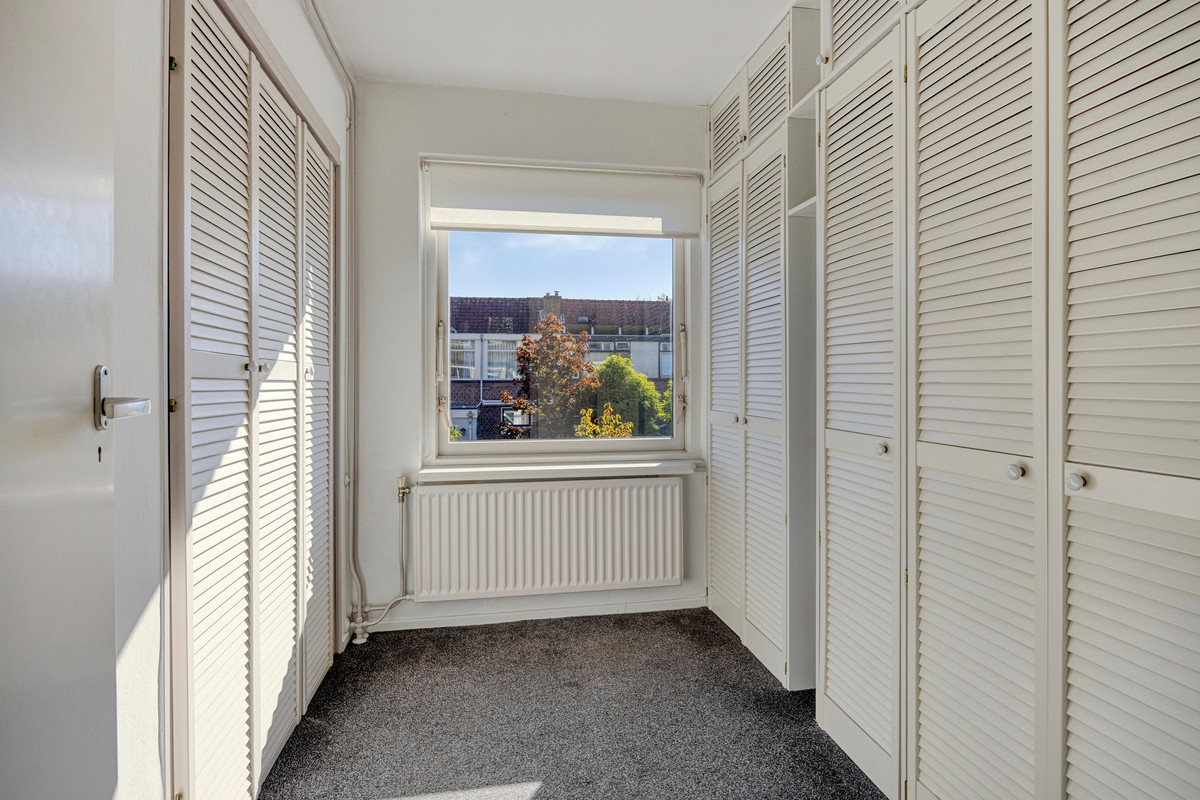 Tussenwoning te koop: Bernhardstraat 17, Zoeterwoude
