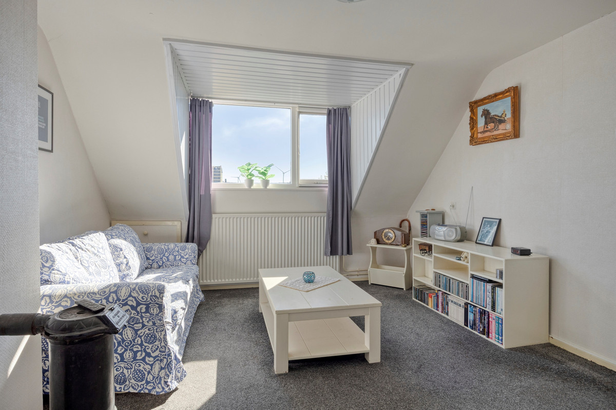 Tussenwoning te koop: Bernhardstraat 17, Zoeterwoude