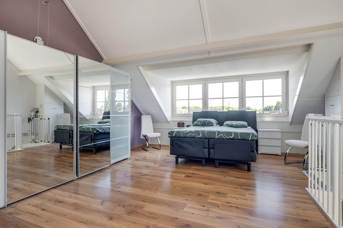 Tussenwoning te koop: Meidoorn 14, Elsloo