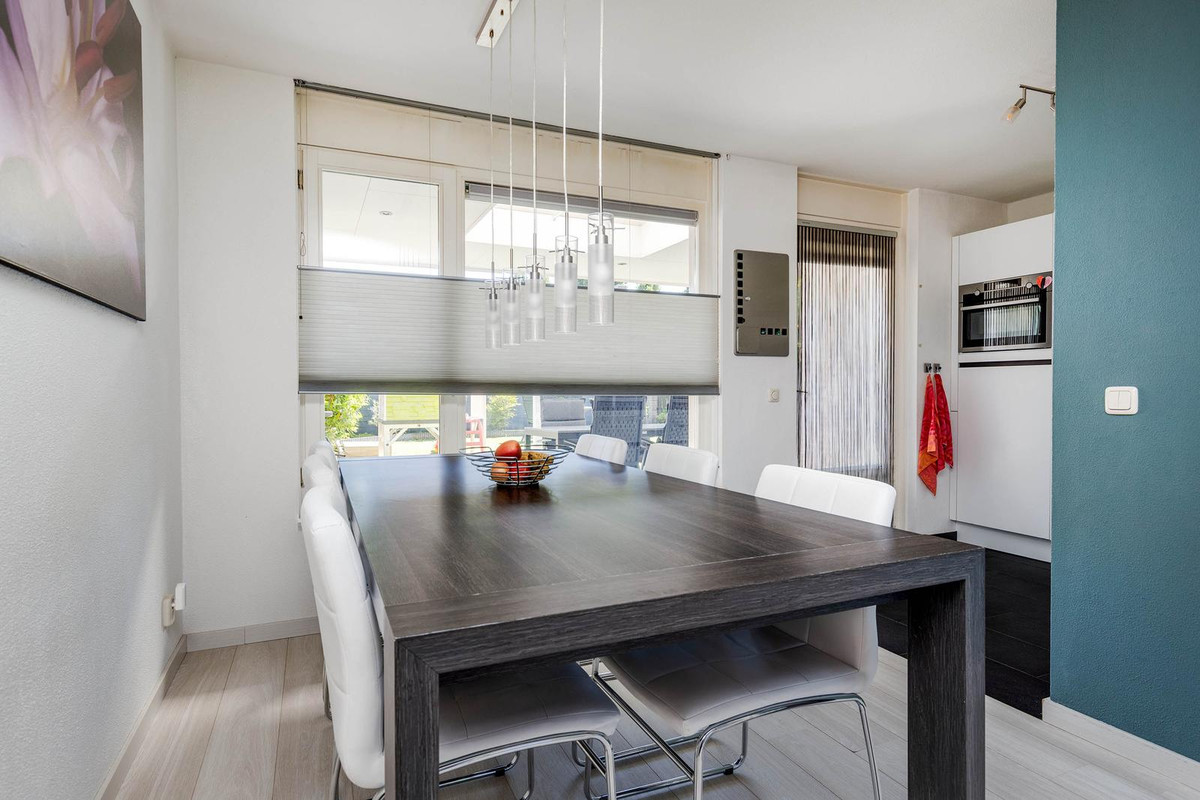 Tussenwoning te koop: Meidoorn 14, Elsloo