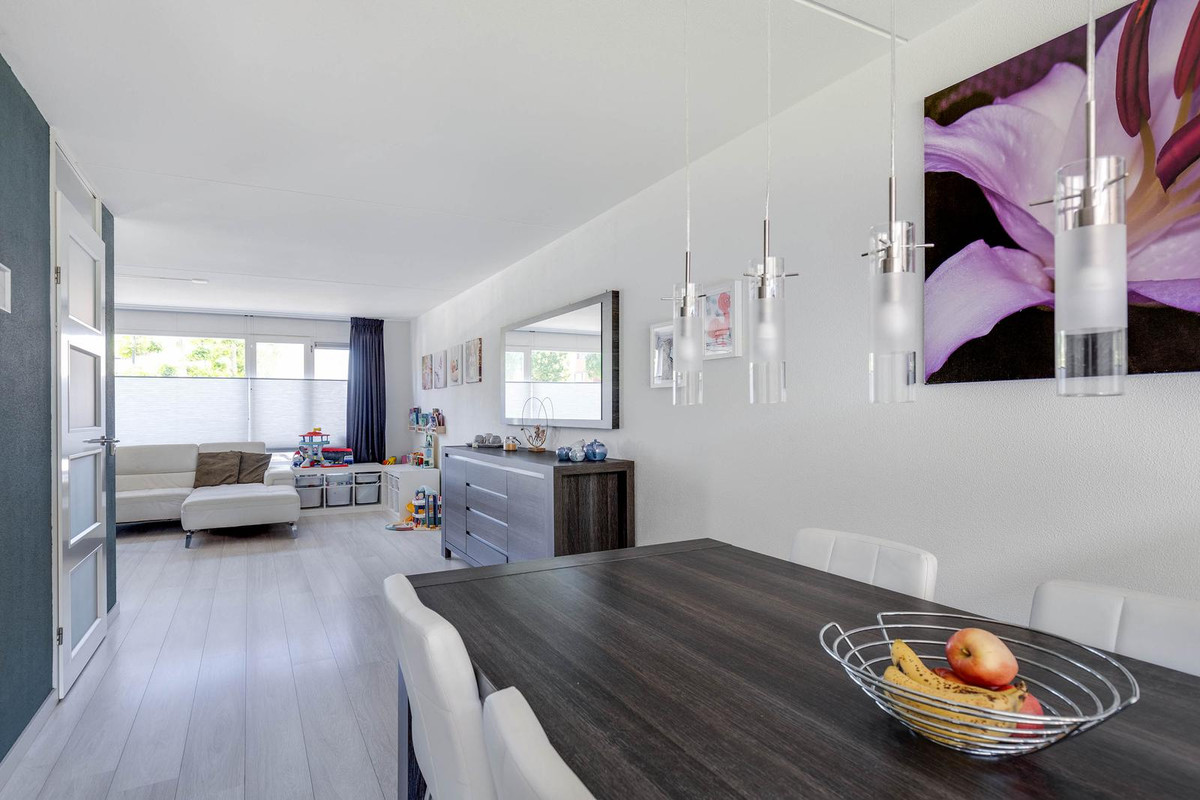 Tussenwoning te koop: Meidoorn 14, Elsloo