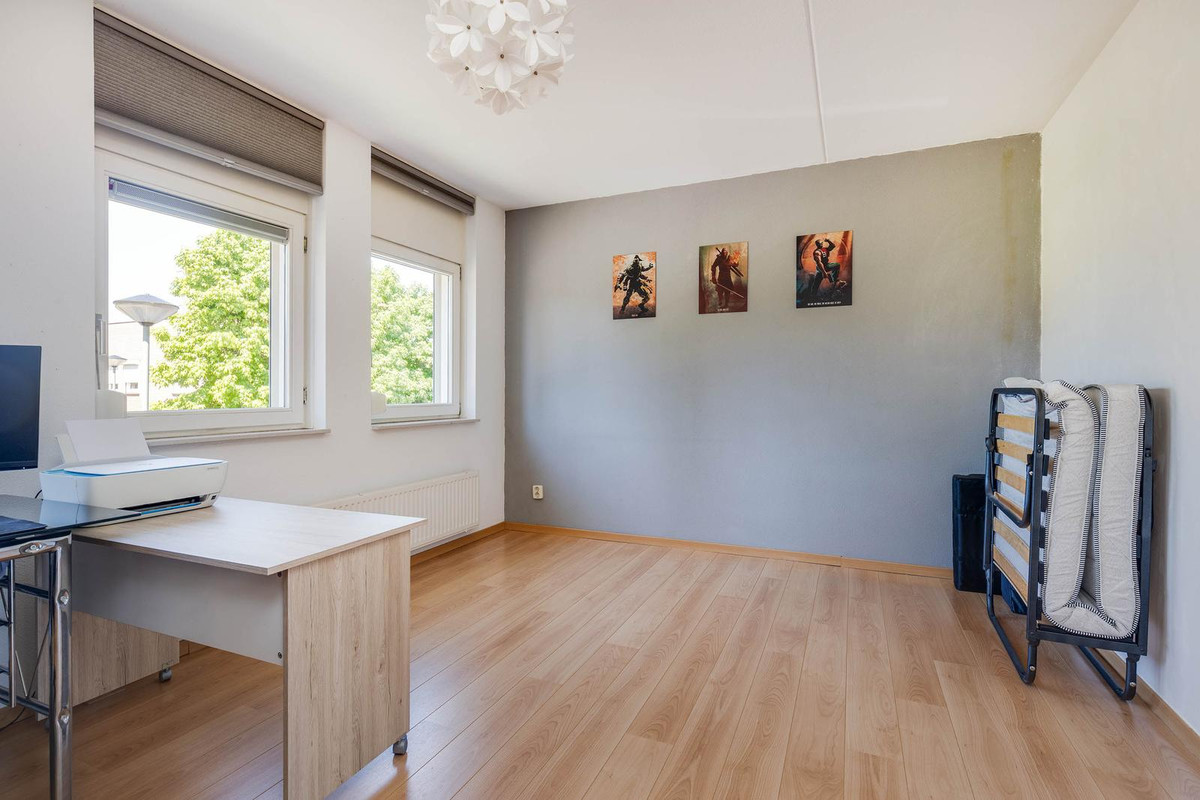 Tussenwoning te koop: Meidoorn 14, Elsloo