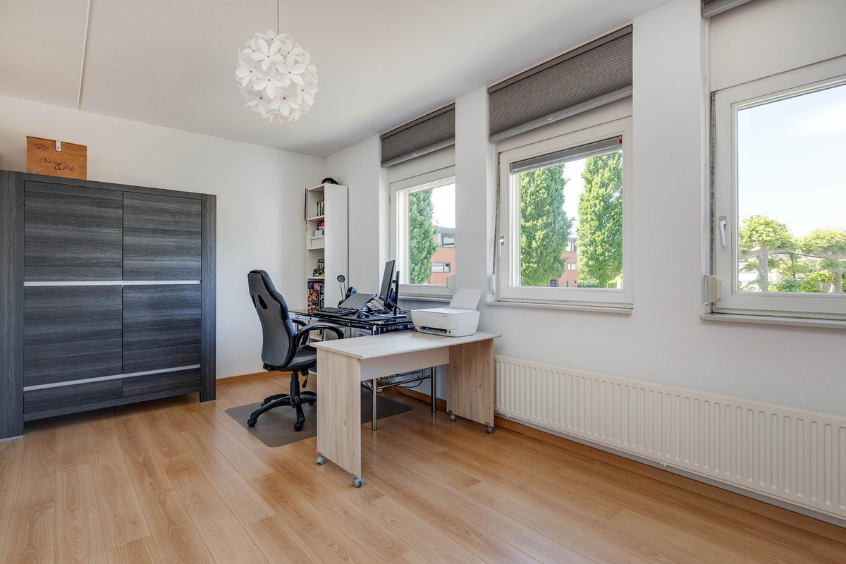 Tussenwoning te koop: Meidoorn 14, Elsloo