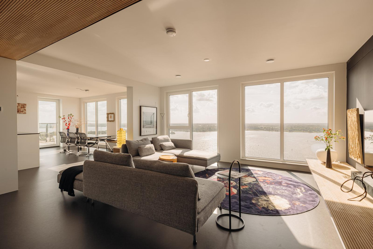 Appartement te koop: Zeeduinweg 552, Almere