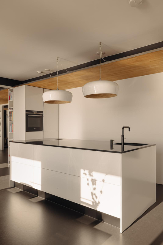 Appartement te koop: Zeeduinweg 552, Almere