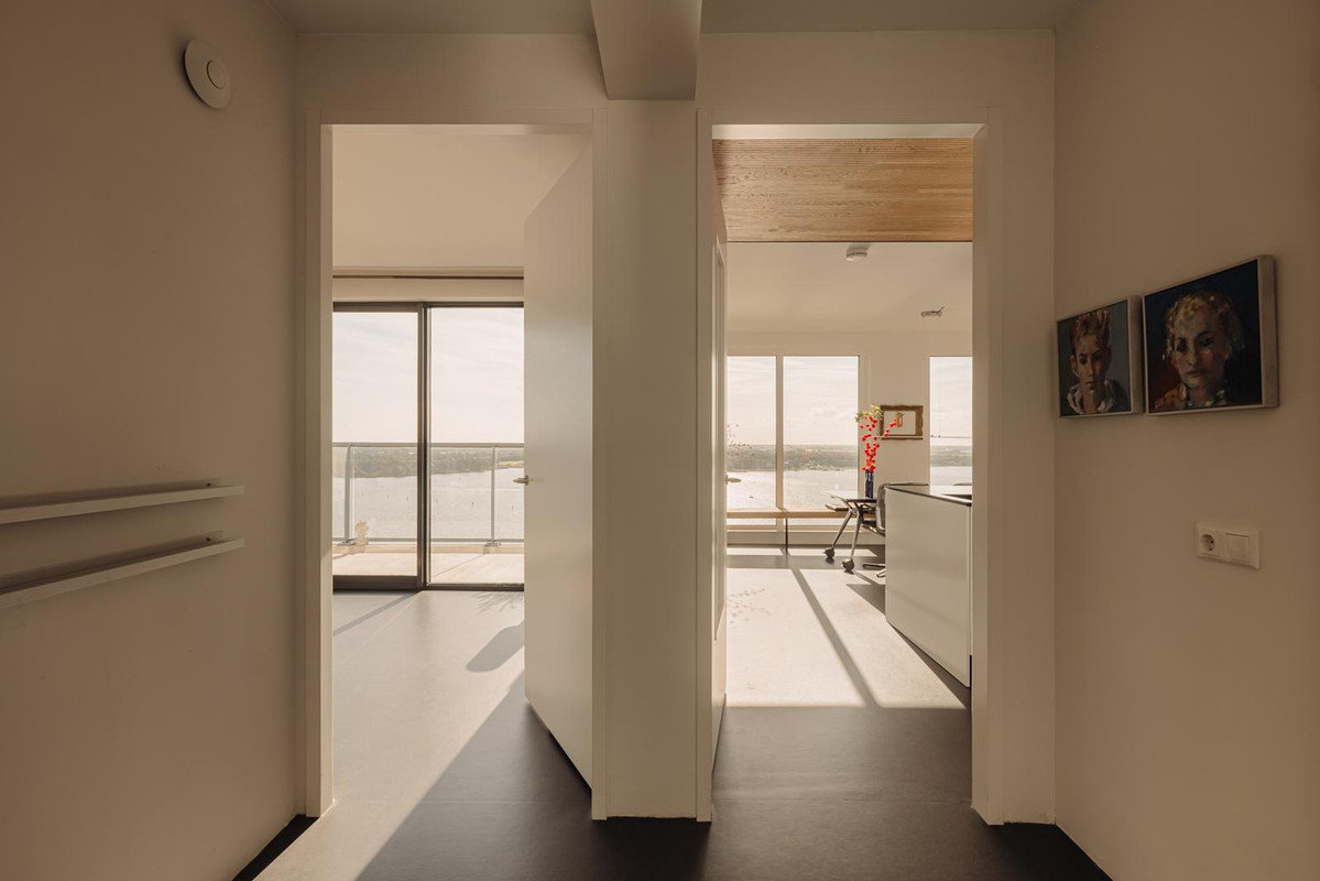 Appartement te koop: Zeeduinweg 552, Almere