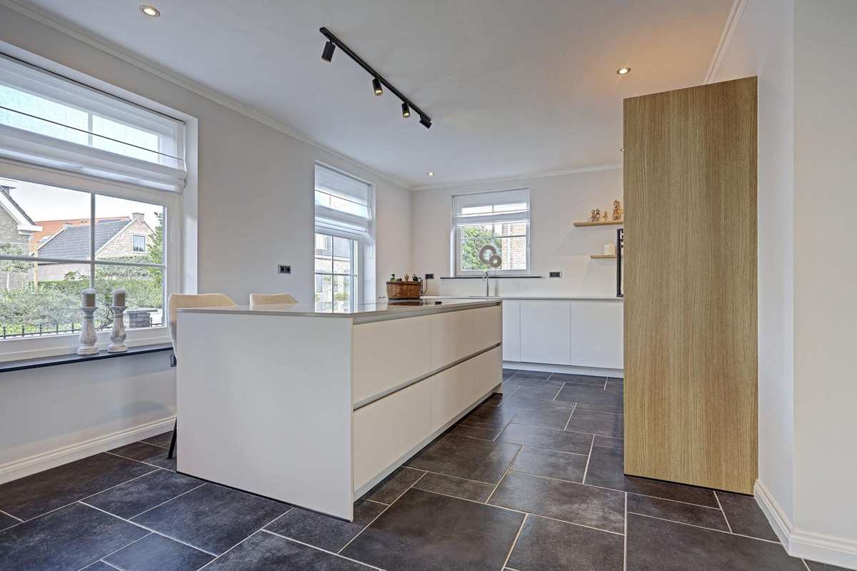 Vrijstaande woning te koop: Dokter Zoetemanstraat 9, Stavenisse
