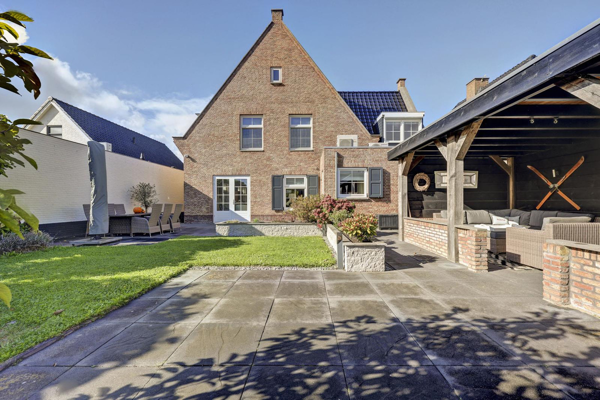 Vrijstaande woning te koop: Dokter Zoetemanstraat 9, Stavenisse