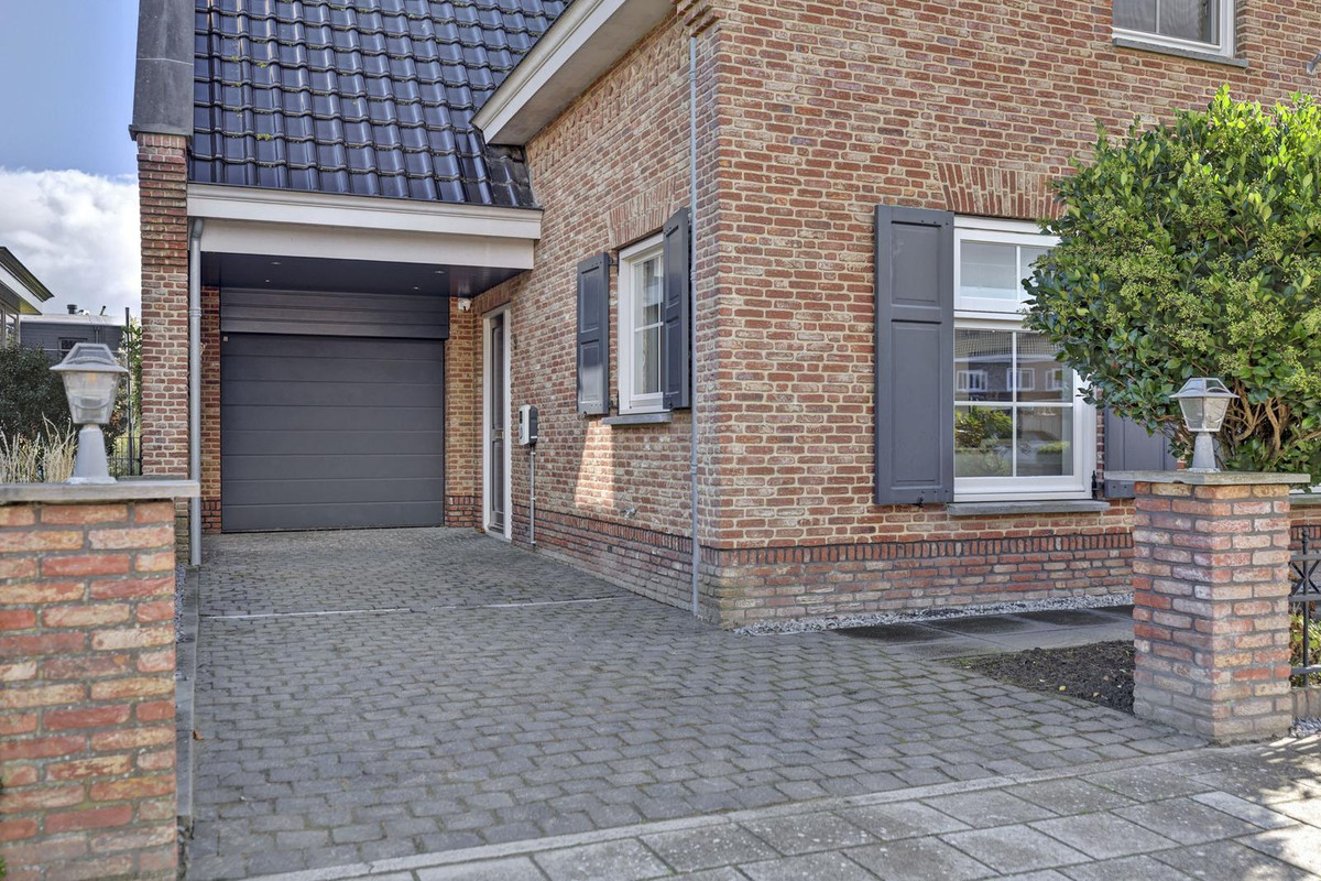 Vrijstaande woning te koop: Dokter Zoetemanstraat 9, Stavenisse
