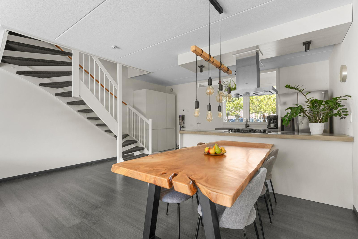 Hoekwoning te koop: Max Planckstraat 13, Almere