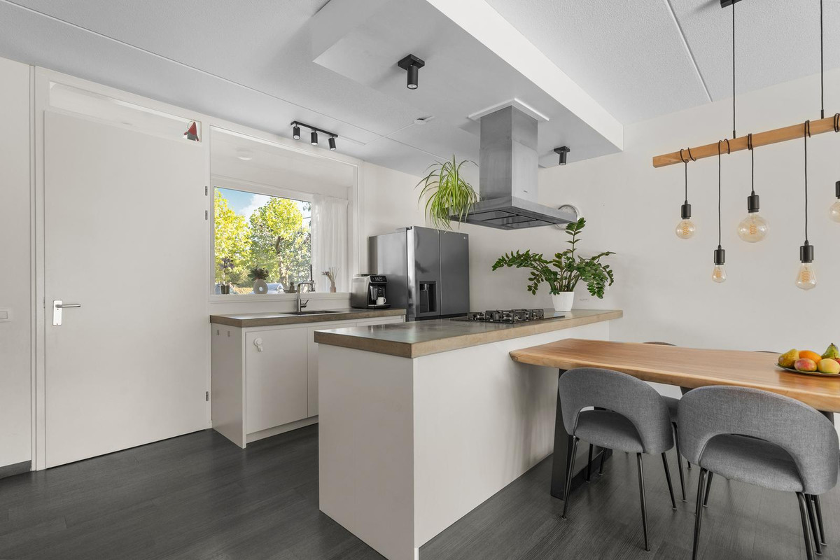Hoekwoning te koop: Max Planckstraat 13, Almere