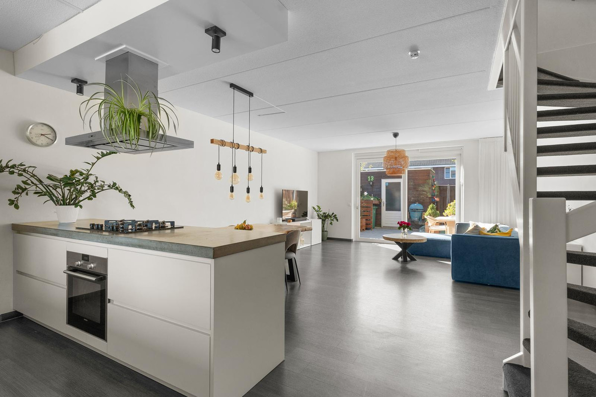 Hoekwoning te koop: Max Planckstraat 13, Almere