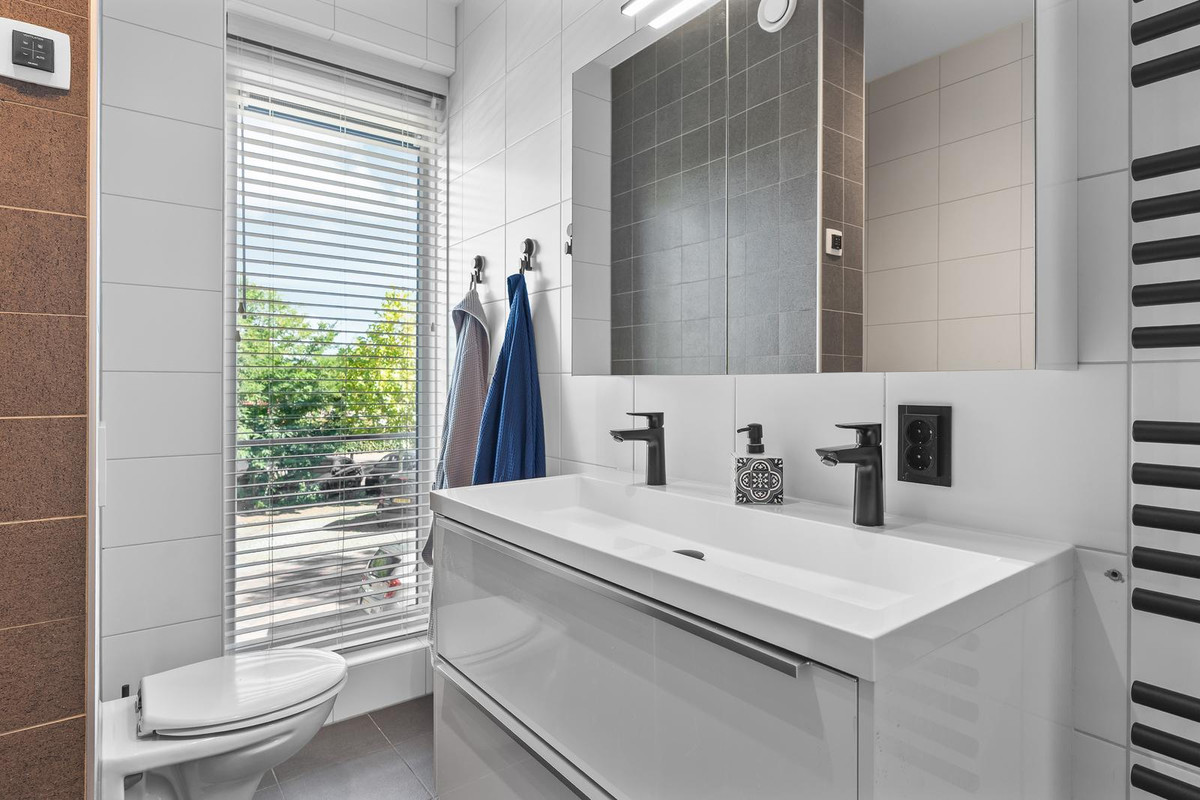 Hoekwoning te koop: Max Planckstraat 13, Almere
