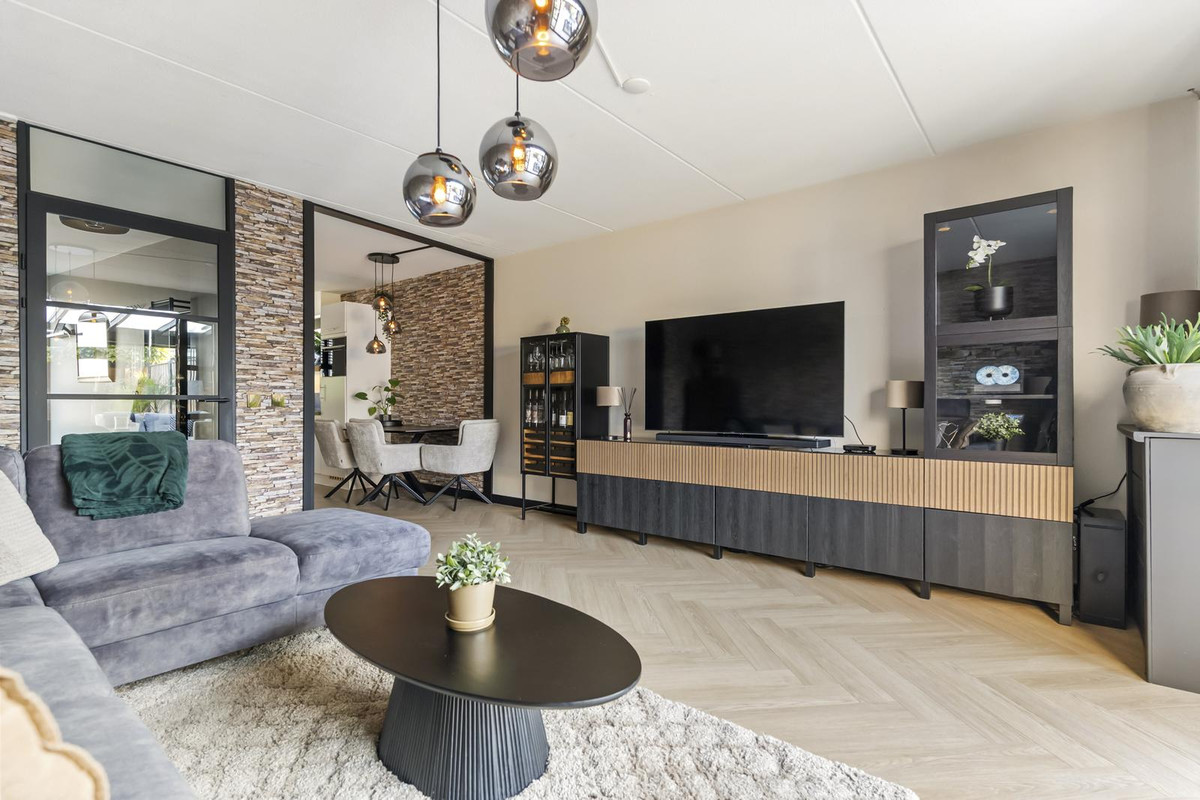 Tussenwoning te koop: Gerrit Hendrixlaan 6, Hendrik-Ido-Ambacht