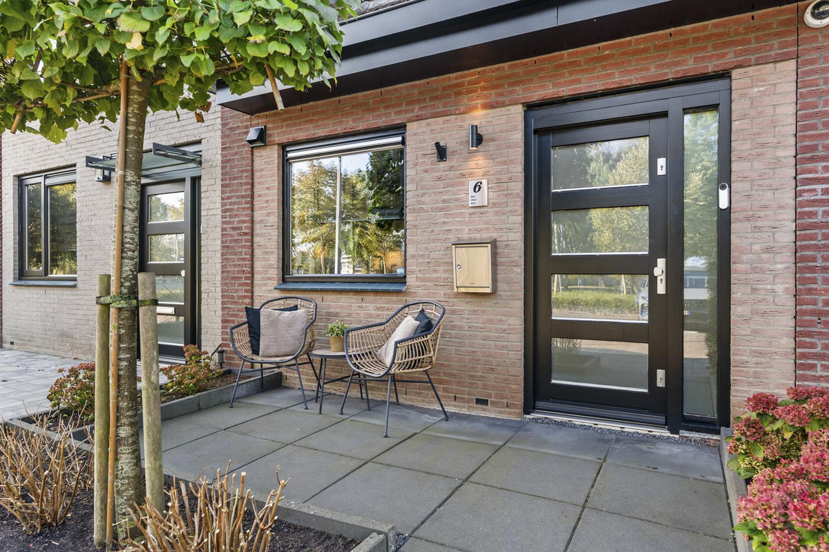 Tussenwoning te koop: Gerrit Hendrixlaan 6, Hendrik-Ido-Ambacht