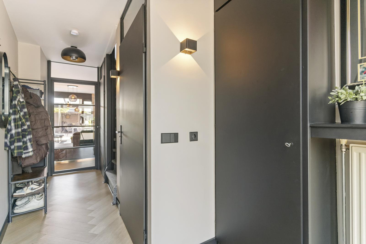 Tussenwoning te koop: Gerrit Hendrixlaan 6, Hendrik-Ido-Ambacht