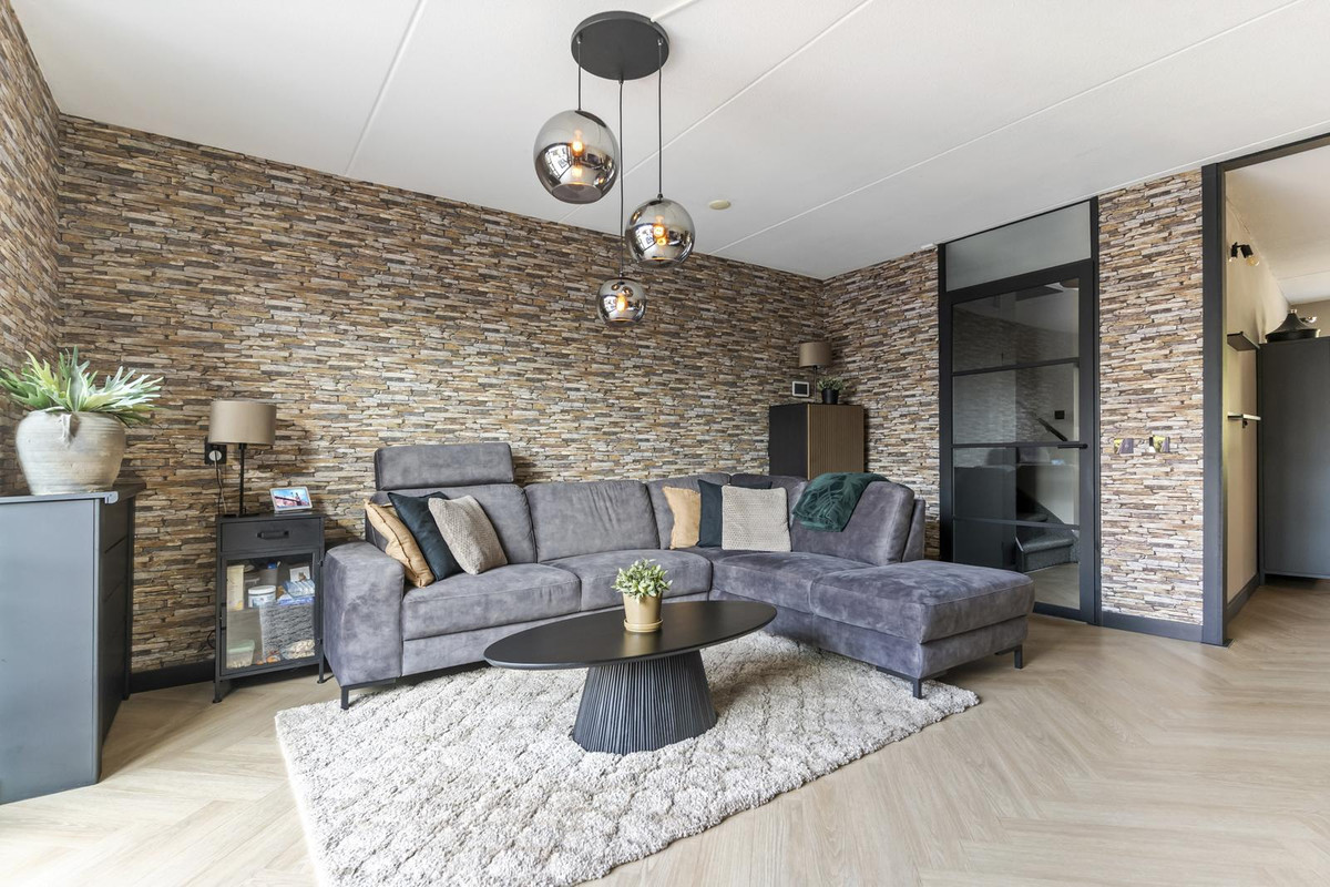 Tussenwoning te koop: Gerrit Hendrixlaan 6, Hendrik-Ido-Ambacht