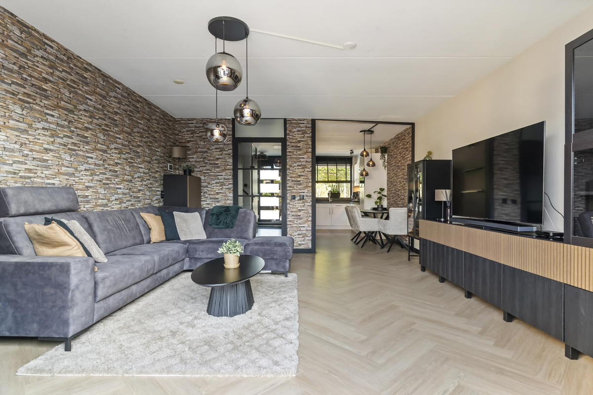 Tussenwoning te koop: Gerrit Hendrixlaan 6, Hendrik-Ido-Ambacht