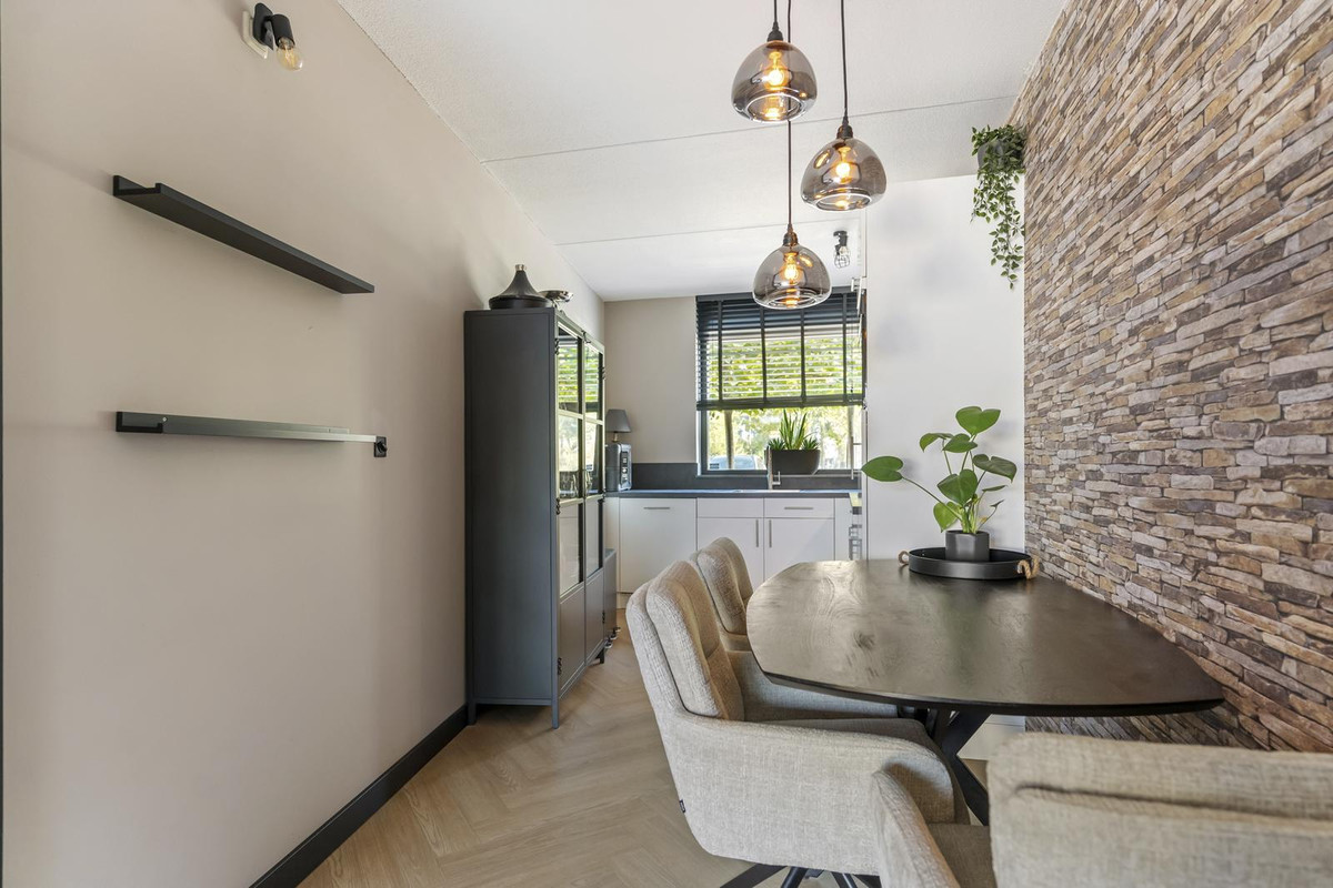 Tussenwoning te koop: Gerrit Hendrixlaan 6, Hendrik-Ido-Ambacht