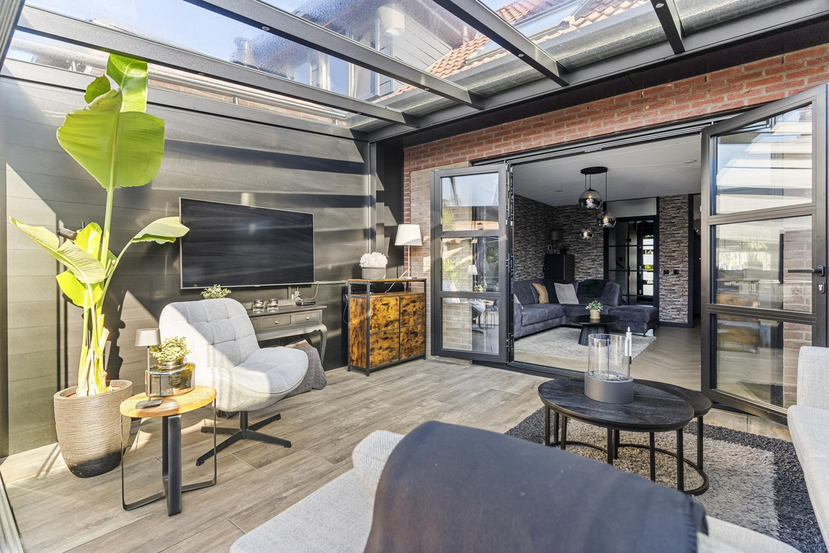 Tussenwoning te koop: Gerrit Hendrixlaan 6, Hendrik-Ido-Ambacht