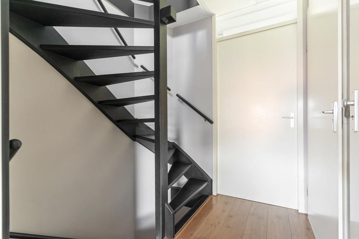 Tussenwoning te koop: Gerrit Hendrixlaan 6, Hendrik-Ido-Ambacht