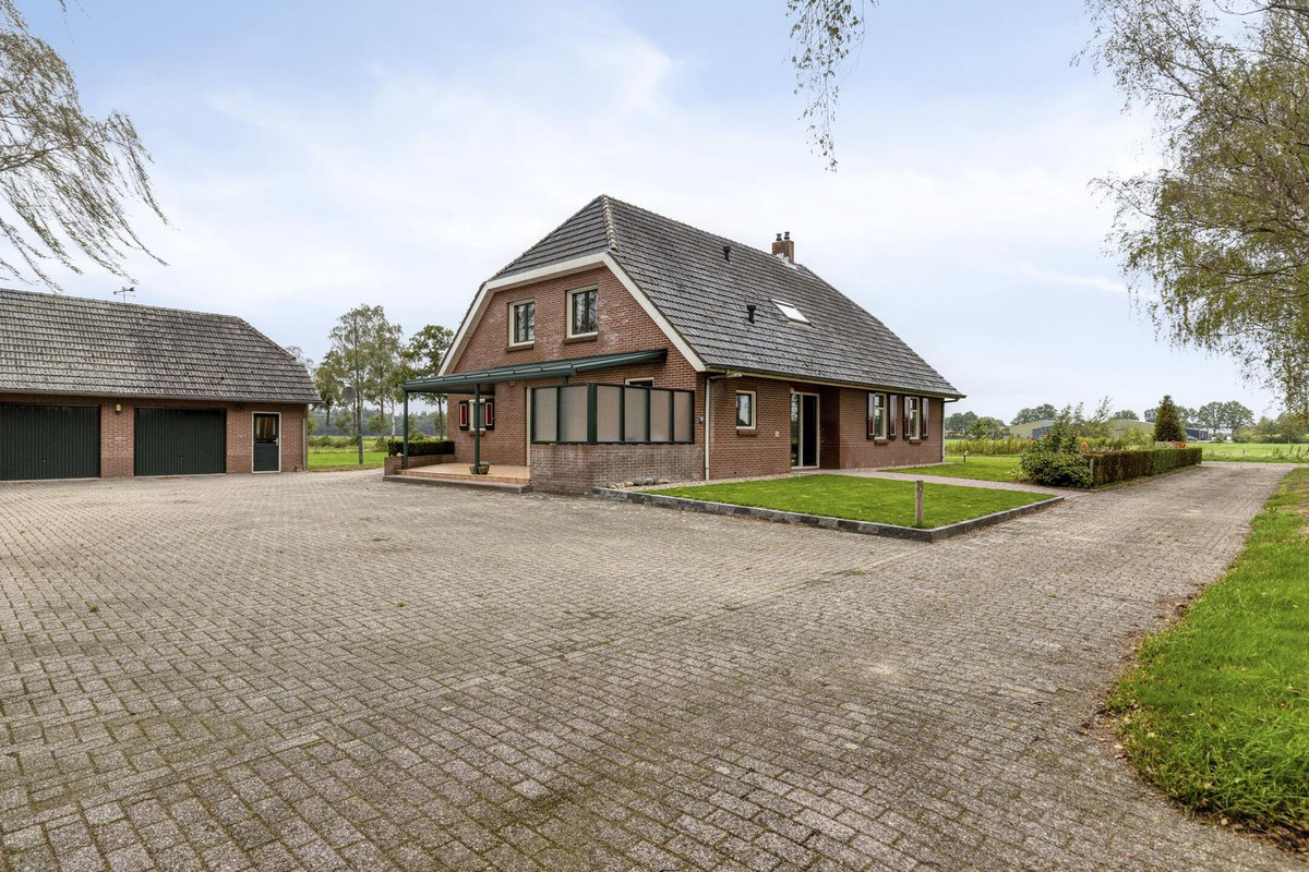 Vrijstaande woning te koop: Klaverdijk 7, Halle