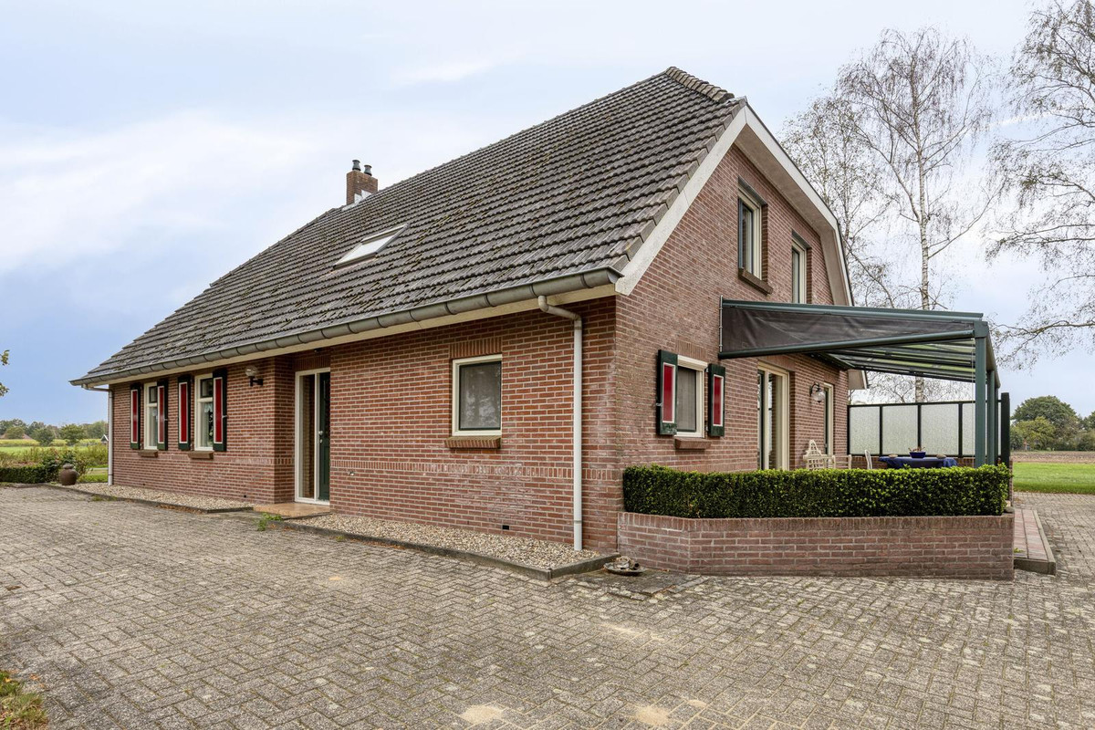 Vrijstaande woning te koop: Klaverdijk 7, Halle