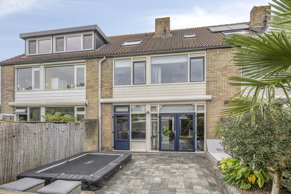 Tussenwoning te koop: Valkenhorst 12, Boskoop