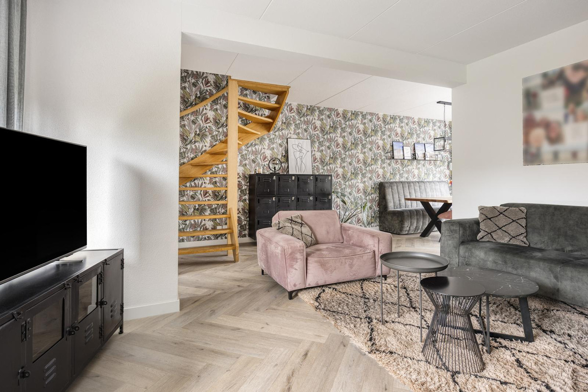 Tussenwoning te koop: Valkenhorst 12, Boskoop