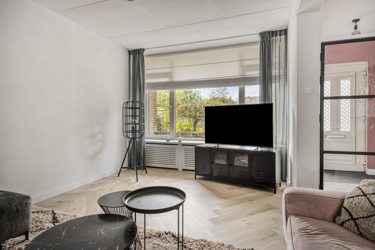 Tussenwoning te koop: Valkenhorst 12, Boskoop