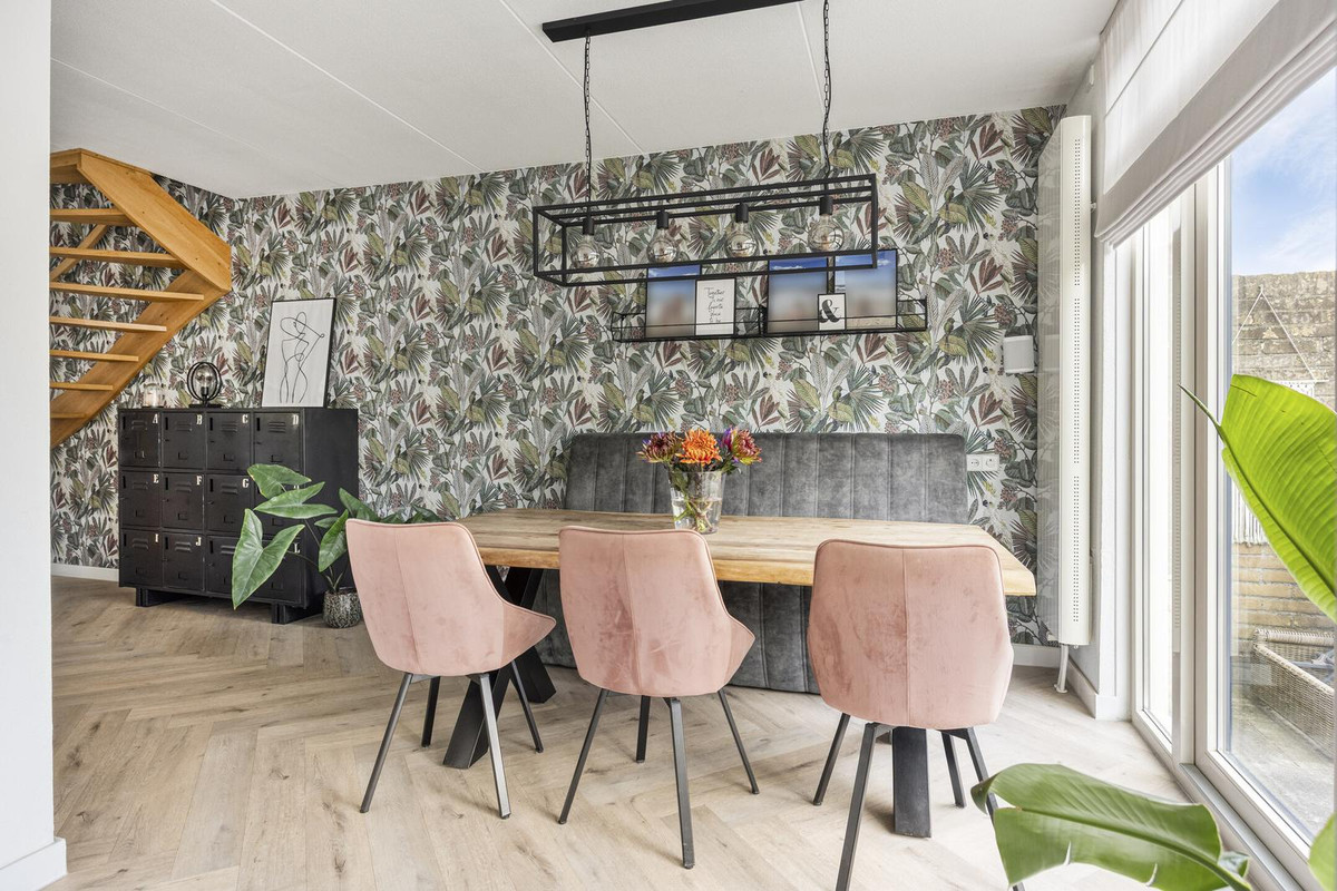 Tussenwoning te koop: Valkenhorst 12, Boskoop
