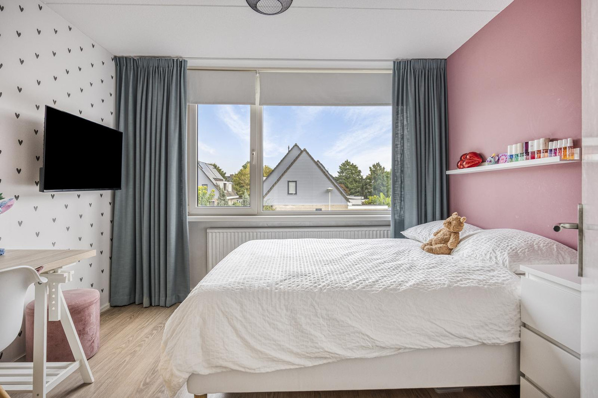 Tussenwoning te koop: Valkenhorst 12, Boskoop