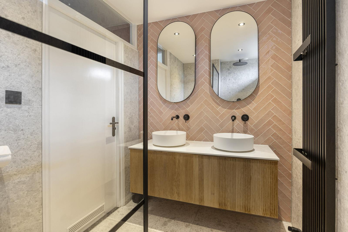 Tussenwoning te koop: Valkenhorst 12, Boskoop