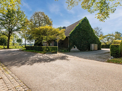 Hoogeloonseweg 2