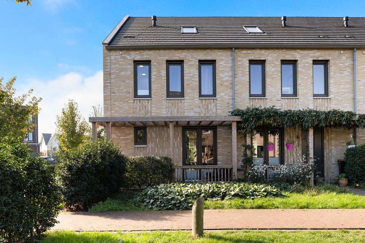 Hoekwoning te koop: Maria Blomstraat 1, Gouda
