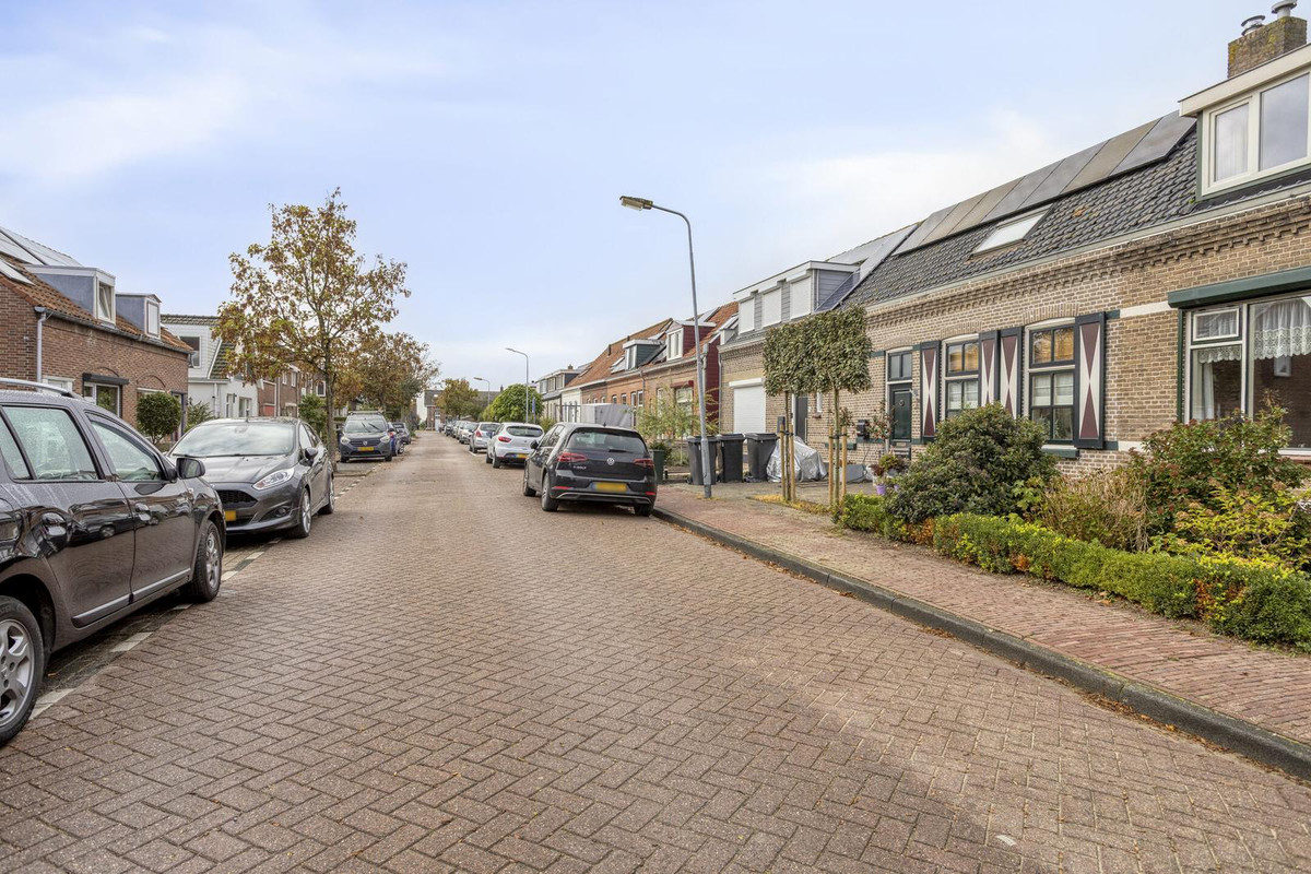 Tussenwoning te koop: Noordweg 37, Sint Philipsland