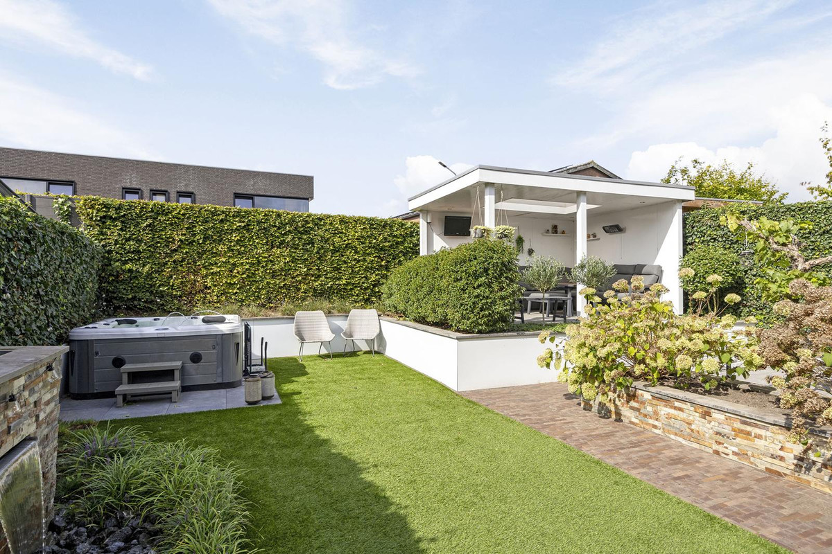 Hoekwoning te koop: op den Duyn 31, Hoogerheide