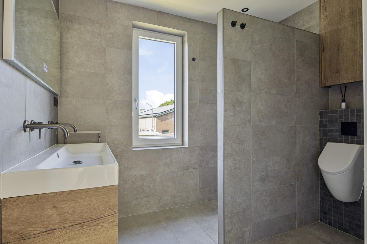 Hoekwoning te koop: op den Duyn 31, Hoogerheide