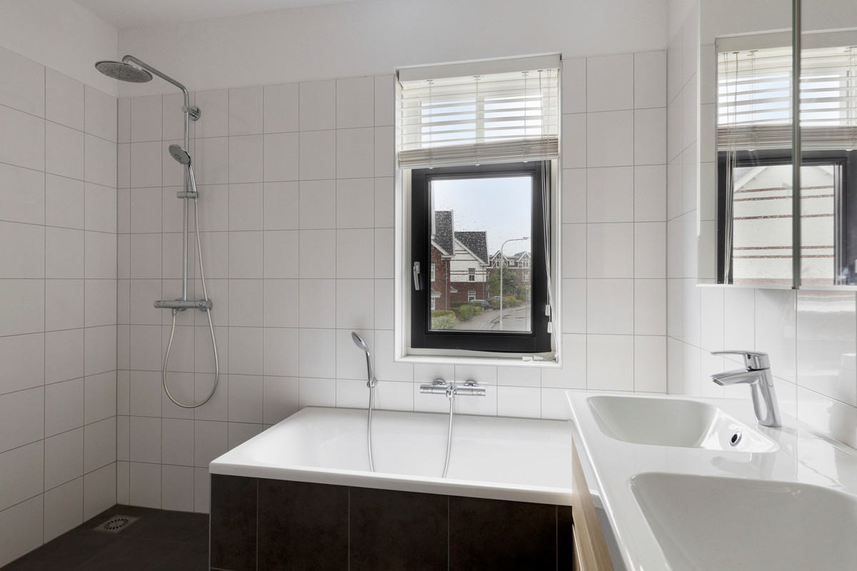 Hoekwoning te koop: Sterreschans 98, Oegstgeest