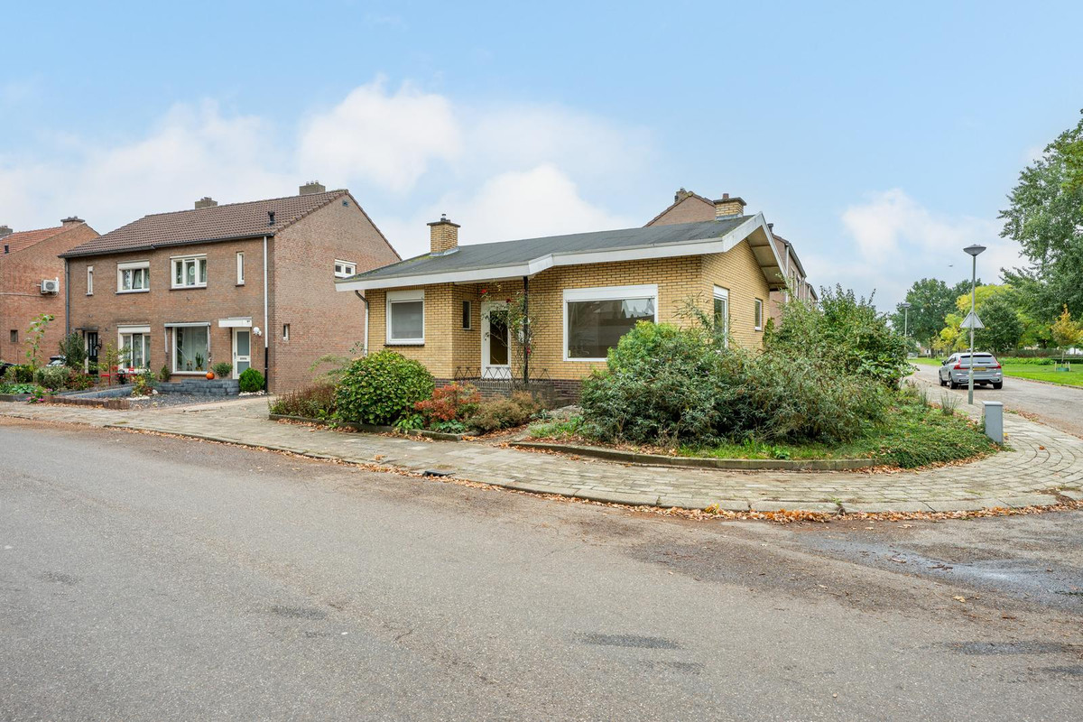 Vrijstaande woning te koop: Beneluxlaan 7A, Grevenbicht