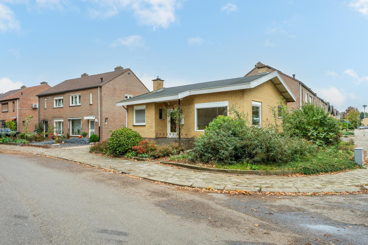 Vrijstaande woning te koop: Beneluxlaan 7A, Grevenbicht