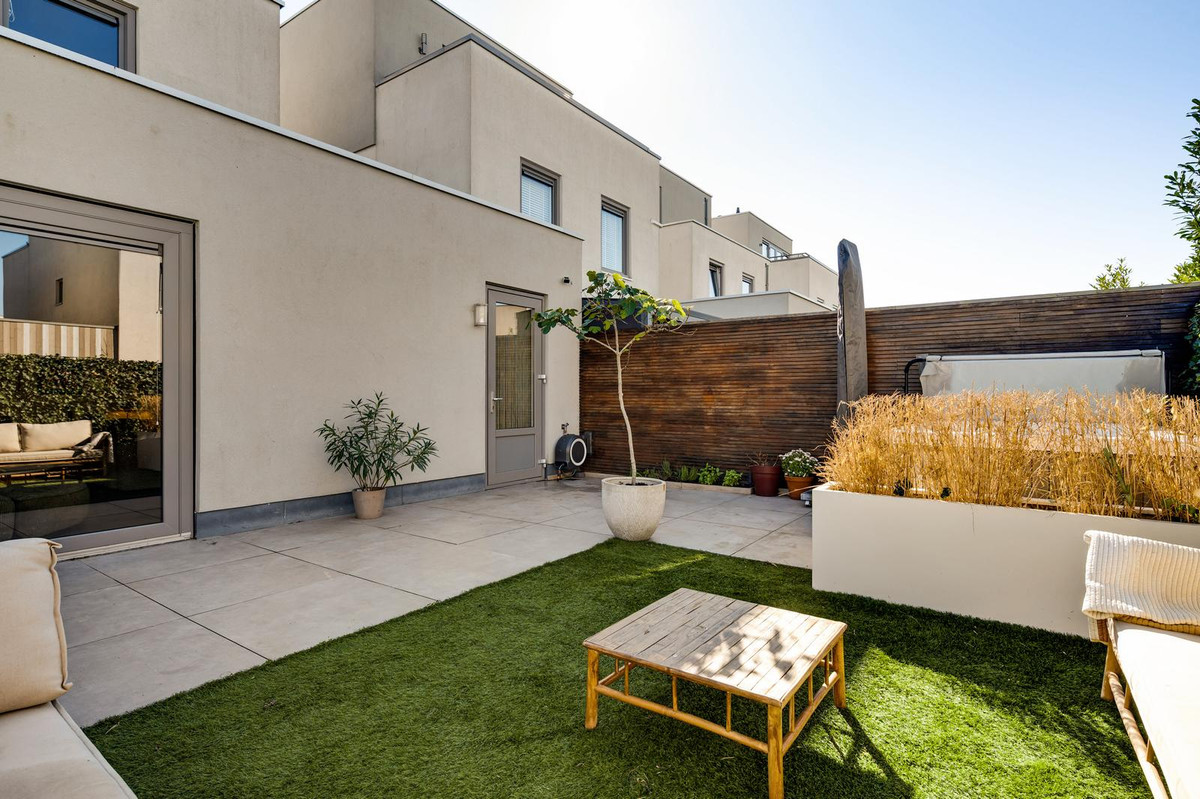 Tussenwoning te koop: Veldbloem 22, Eijsden