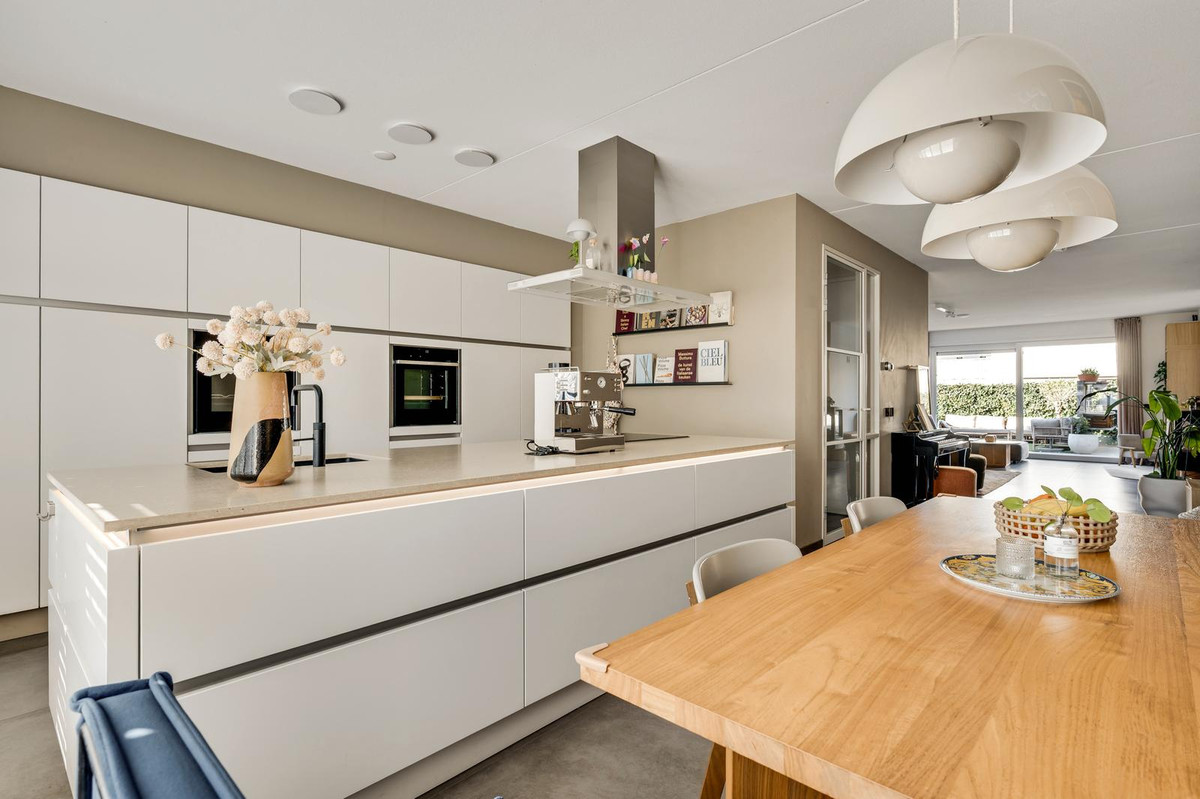 Tussenwoning te koop: Veldbloem 22, Eijsden