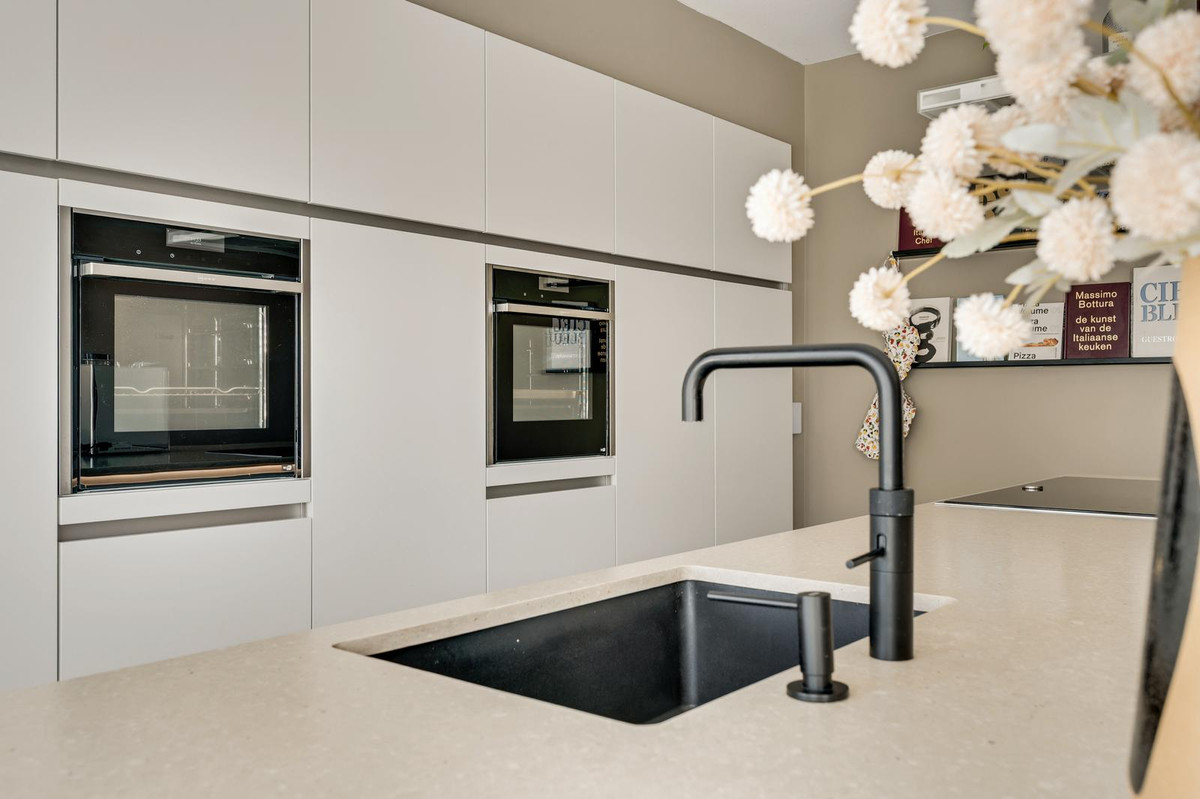 Tussenwoning te koop: Veldbloem 22, Eijsden