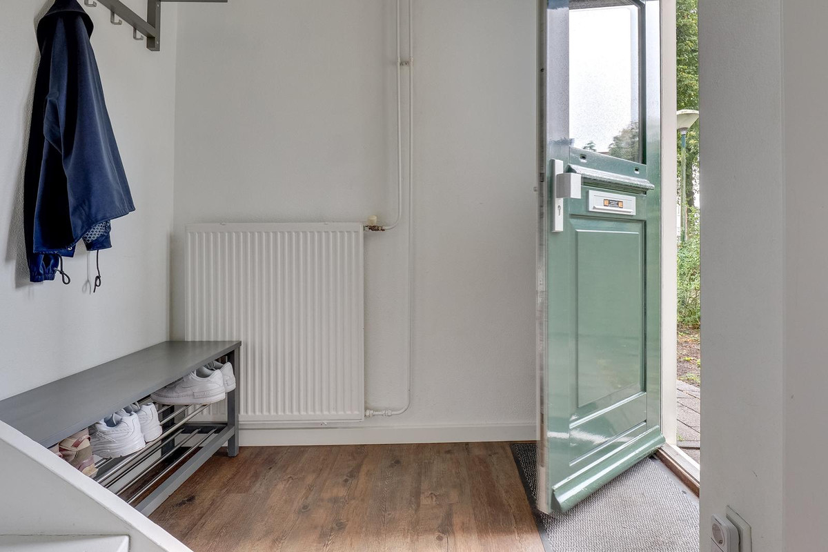 Tussenwoning te koop: Valeriaanveld 30, Woerden